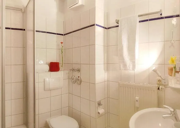 Villa Waldstrasse 10 *